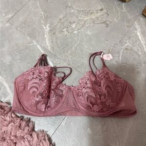Victoria's Secret Lace Bra in Dusty Pink